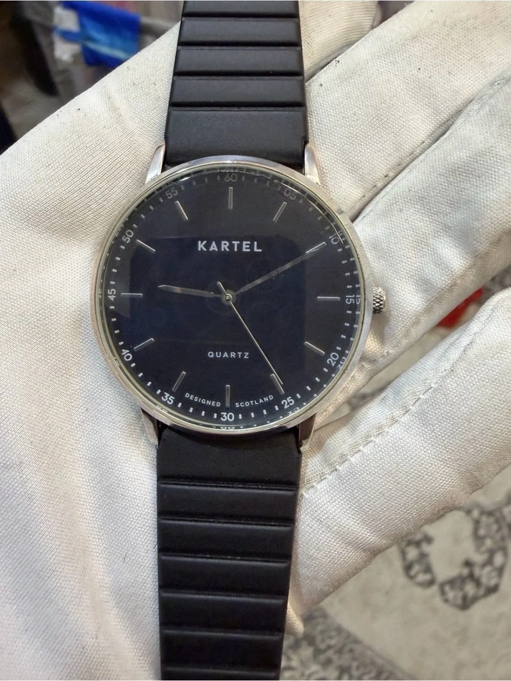 Kartel Hume 40mm Mens Quartz Watch Black Sunray Dial Scottish Design Minimalist